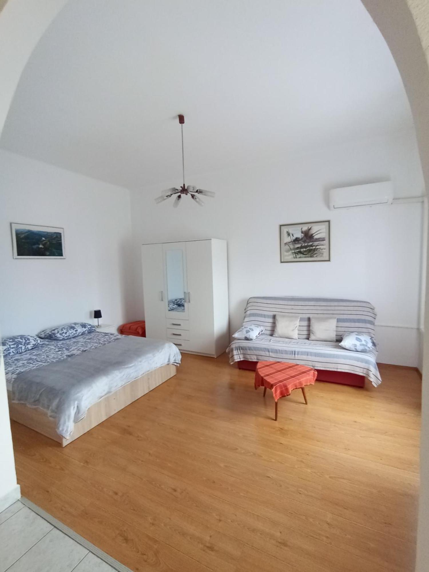 Studio Bella Ровинь Экстерьер фото